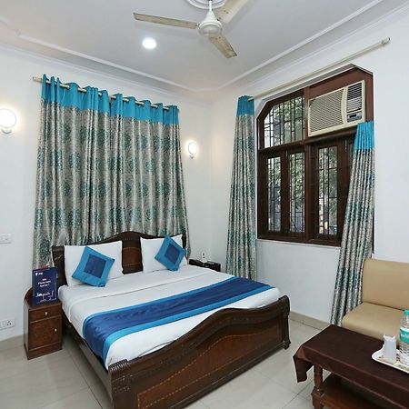 Oyo 472 Hotel Sareen Нью-Дели Экстерьер фото