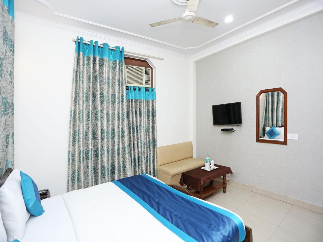 Oyo 472 Hotel Sareen Нью-Дели Экстерьер фото