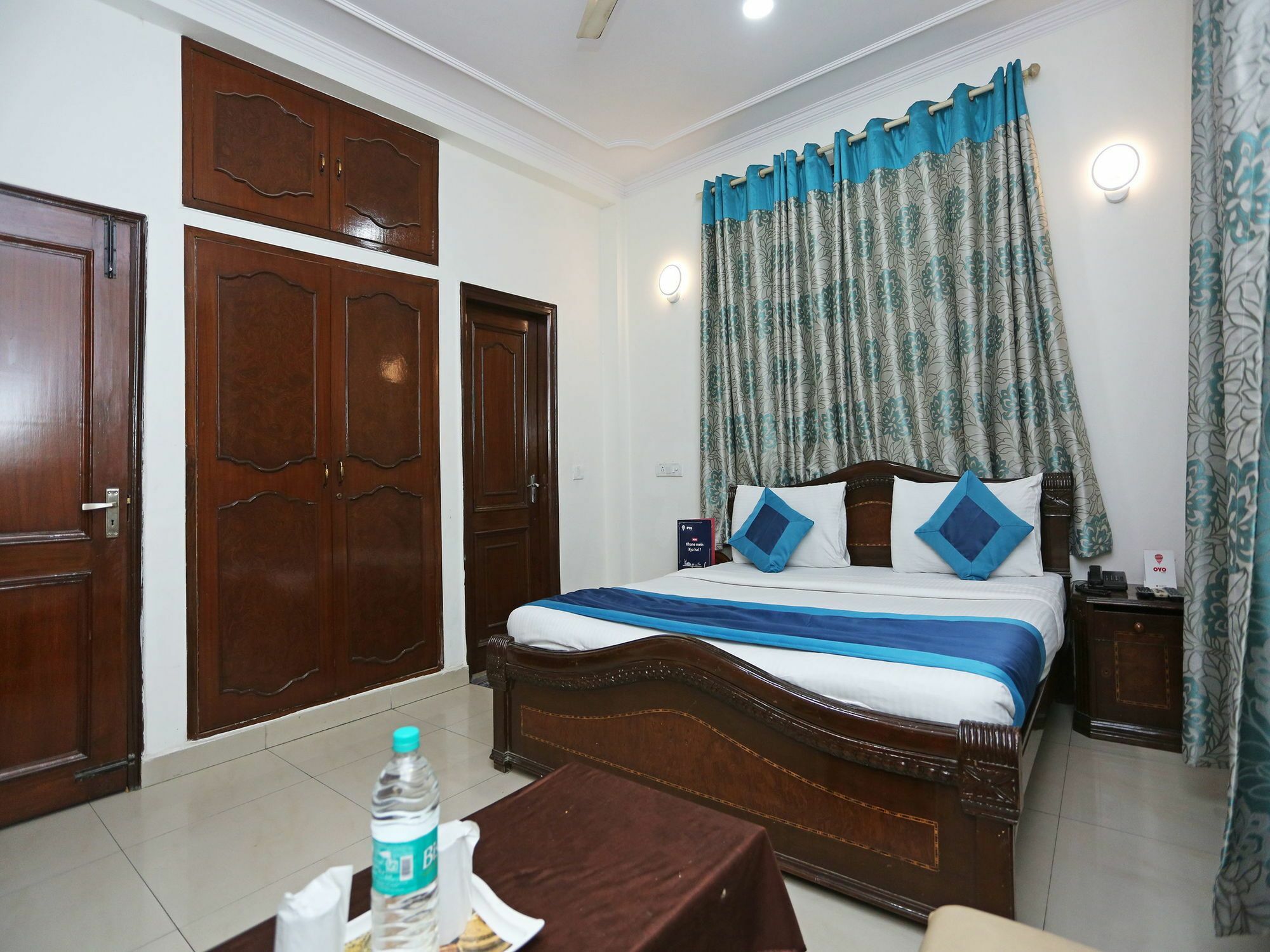 Oyo 472 Hotel Sareen Нью-Дели Экстерьер фото